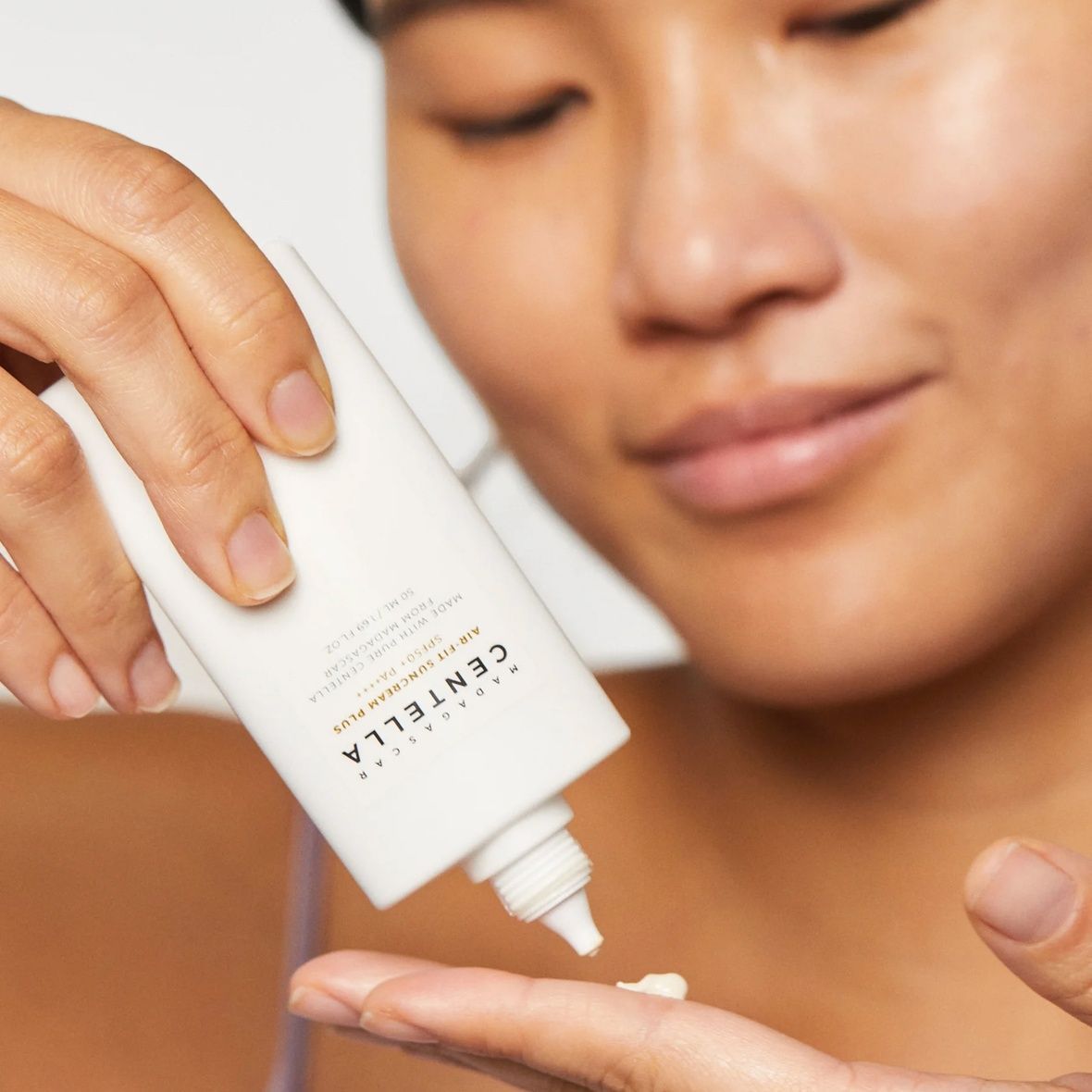 SKIN1004 Madagascar Centella Air-Fit Suncream Plus (Легкий сонцезахисний крем), 50 мл 8809576261301 фото
