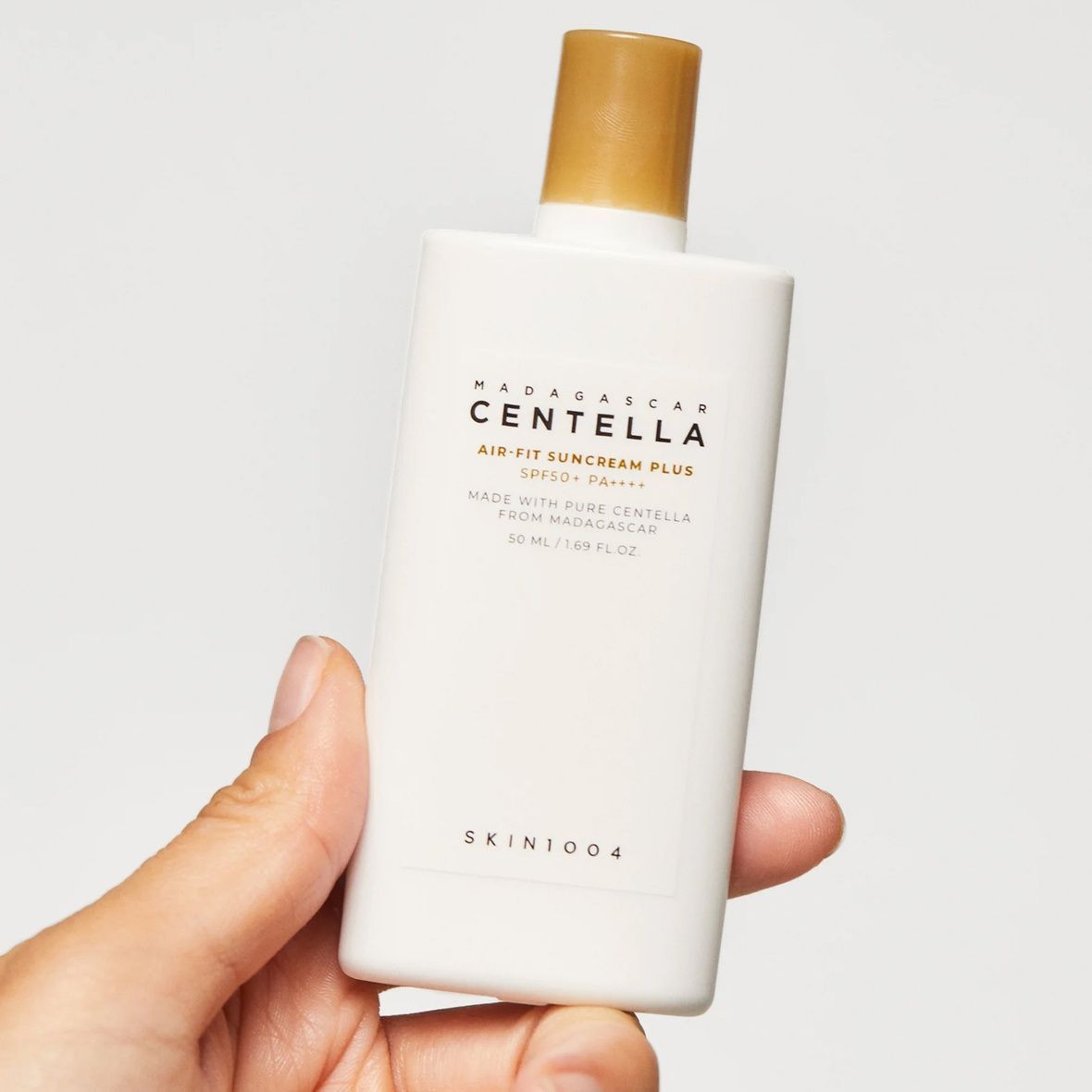 SKIN1004 Madagascar Centella Air-Fit Suncream Plus (Легкий сонцезахисний крем), 50 мл 8809576261301 фото