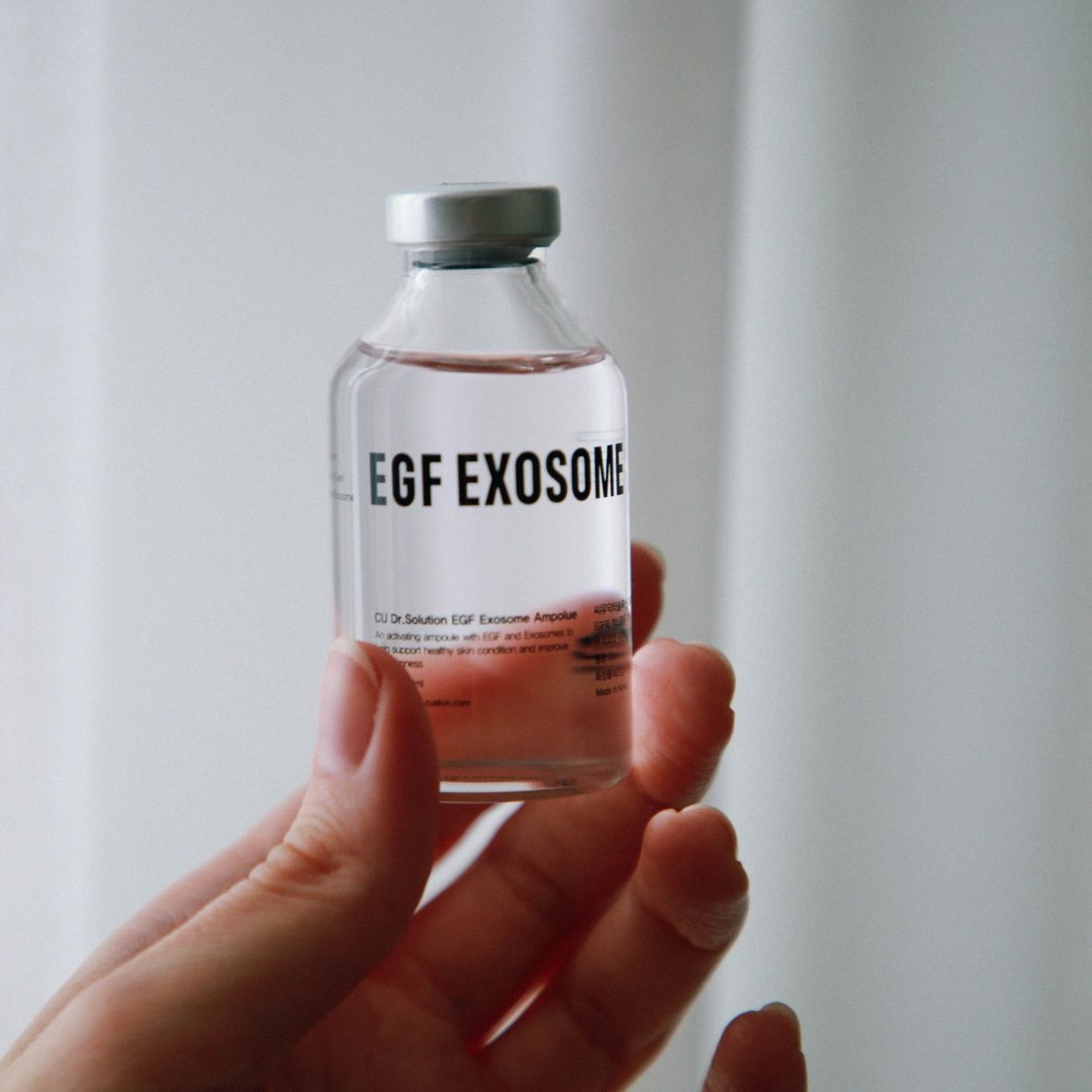 CU SKIN EGF Exosome Ampoule (Ревіталізуюча ампула з екзосомами та EGF), 38 мл 8809207225283 фото