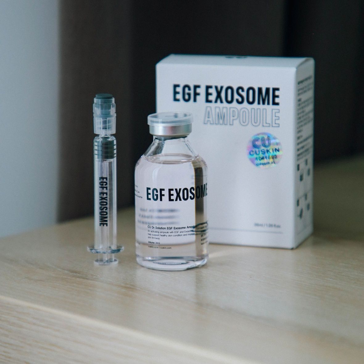 CU SKIN EGF Exosome Ampoule (Ревіталізуюча ампула з екзосомами та EGF), 38 мл 8809207225283 фото
