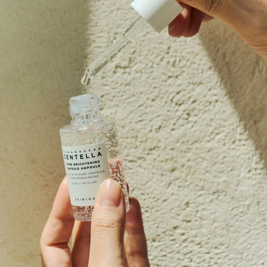 SKIN1004 Madagascar Centella Tone Brightening Capsule Ampoule (Ампульна сироватка із центеллою для сяйва шкіри), 30 мл 8809576261417 фото