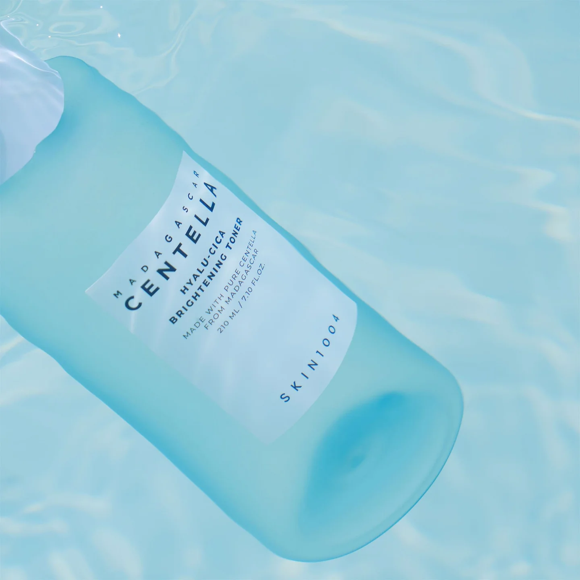 SKIN1004 Madagascar Centella Hyalu-Cica Brightening Toner (Освітлювальний тонер на основі гіалуронової кислоти), 210 мл 8809576260700 фото