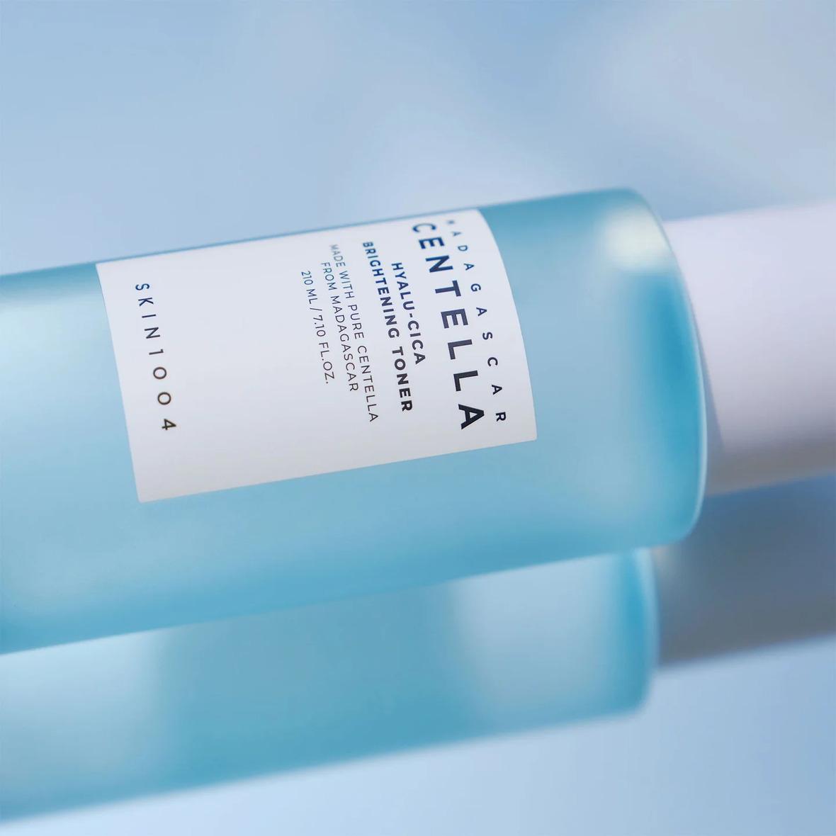 SKIN1004 Madagascar Centella Hyalu-Cica Brightening Toner (Освітлювальний тонер на основі гіалуронової кислоти), 210 мл 8809576260700 фото