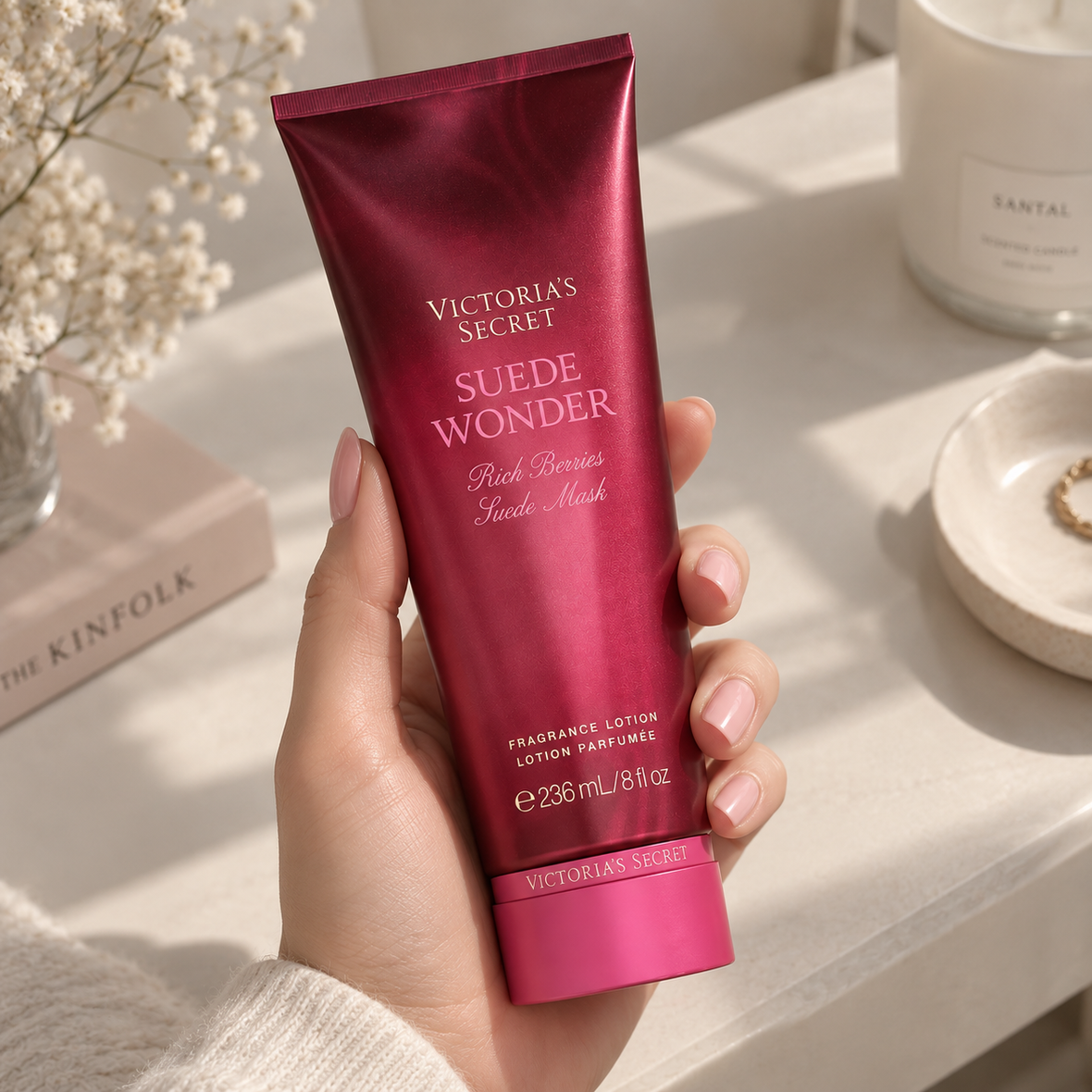 Victoria's Secret Suede Wonder Fragrance Lotion (Парфумований лосьйон для тіла &laquo;Замшеве диво&raquo;), 236 мл 199294376769 фото