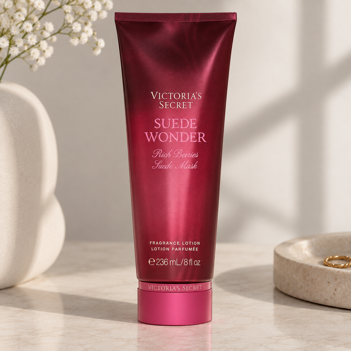 Victoria's Secret Suede Wonder Fragrance Lotion (Парфумований лосьйон для тіла &laquo;Замшеве диво&raquo;), 236 мл 199294376769 фото